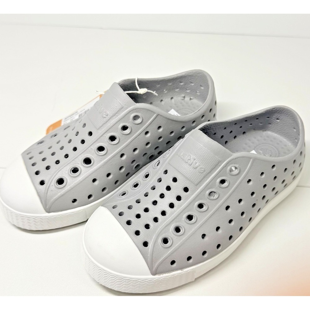 Native Jefferson Kids C9 Pigeon Grey Shell White Sneakers Slip On Water Shoes - Picture 3 of 8